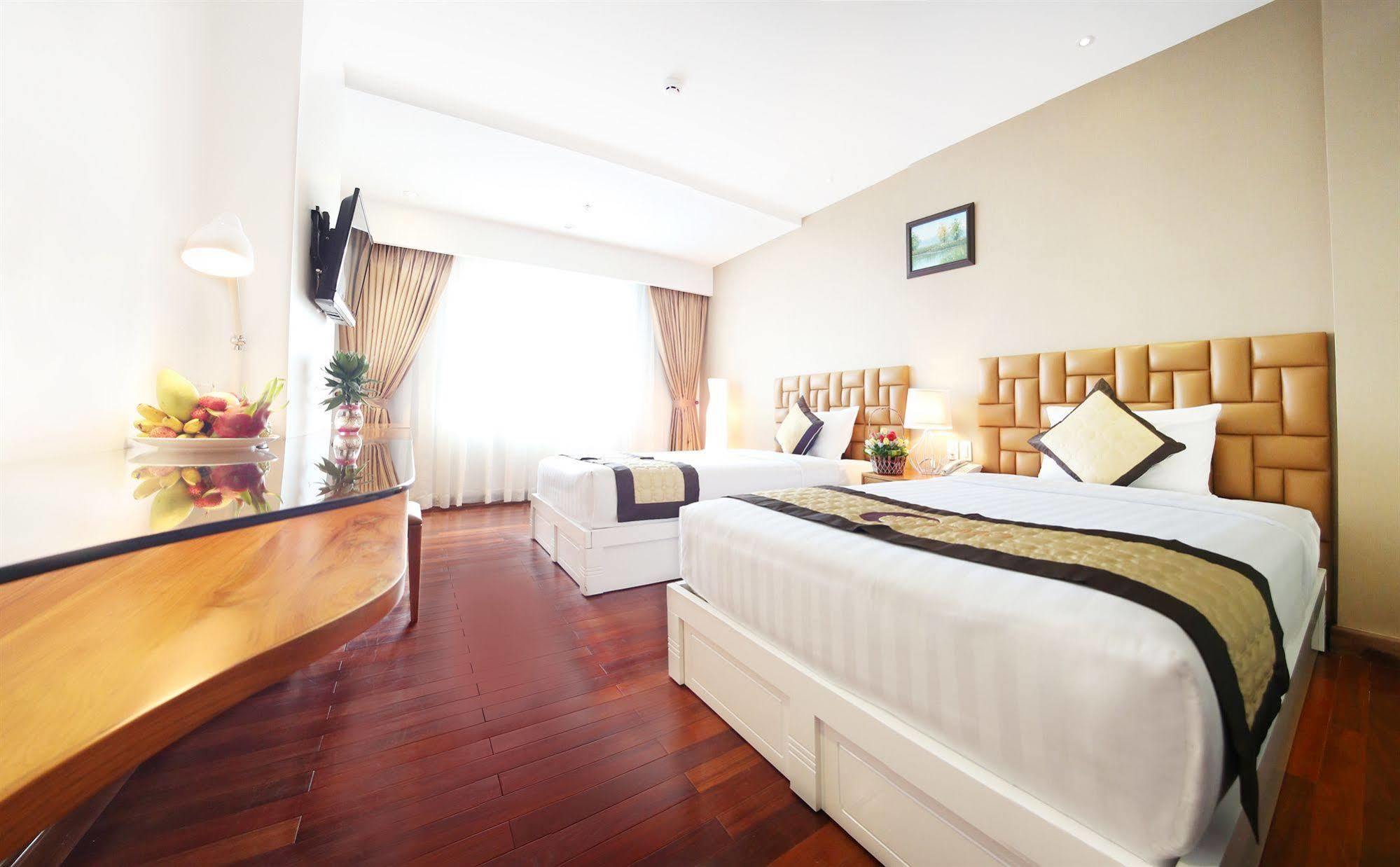 Cosmopolitan Hotel Ho Chi Minh Zewnętrze zdjęcie
